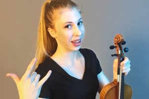 De jonge en talentvolle violiste Sanne Zwikker is blogger voor Luister en speelt op de GenZ Tour - Luister magazine