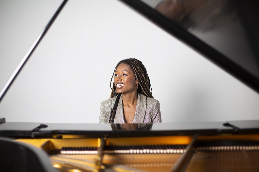 Isata Kanneh-Mason is een pianist met een missie - Luister magazine over klassieke muziek