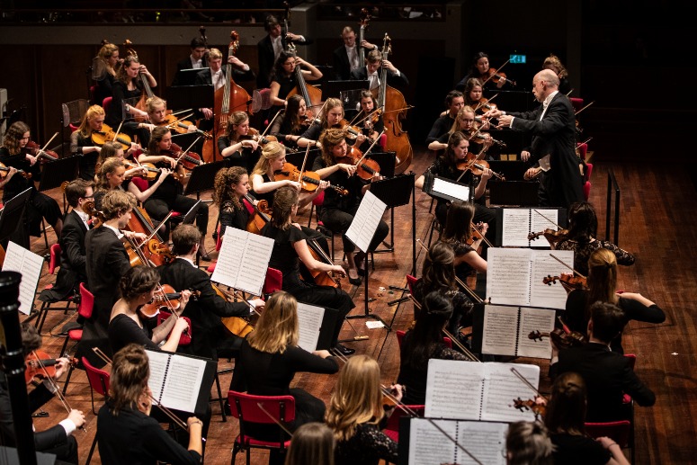 Het Nederlands Studenten Orkest (NSO) toert door heel Nederland - Luister magazine over klassieke muziek