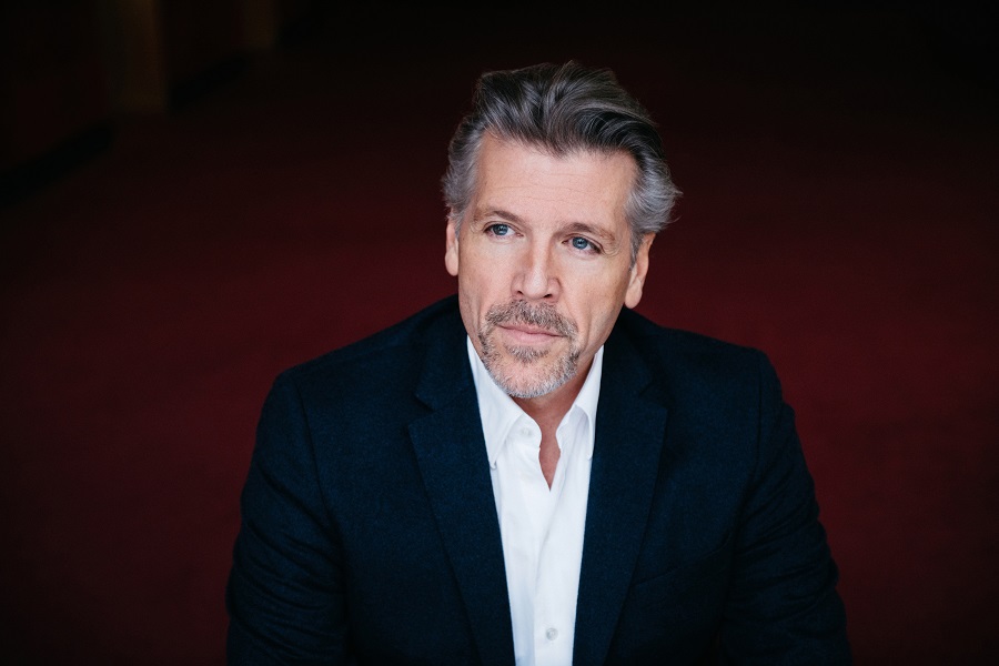 Bariton Thomas Hampson gaat samen met Amsterdam Sinfonietta grote concertzalen af – Luister magazine over klassieke muziek