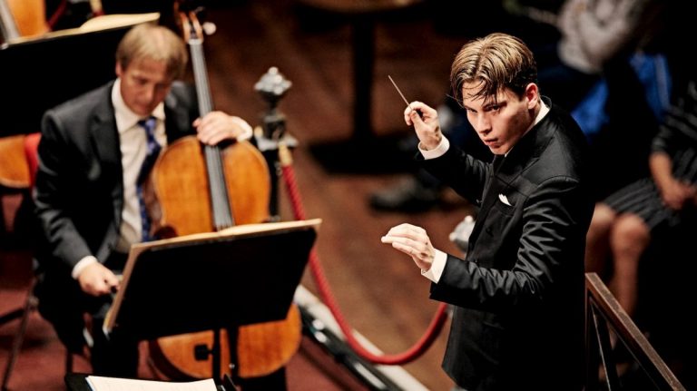 Klaus Mäkelä wordt de nieuwe chef-dirigent van het Koninklijk Concertgebouworkest