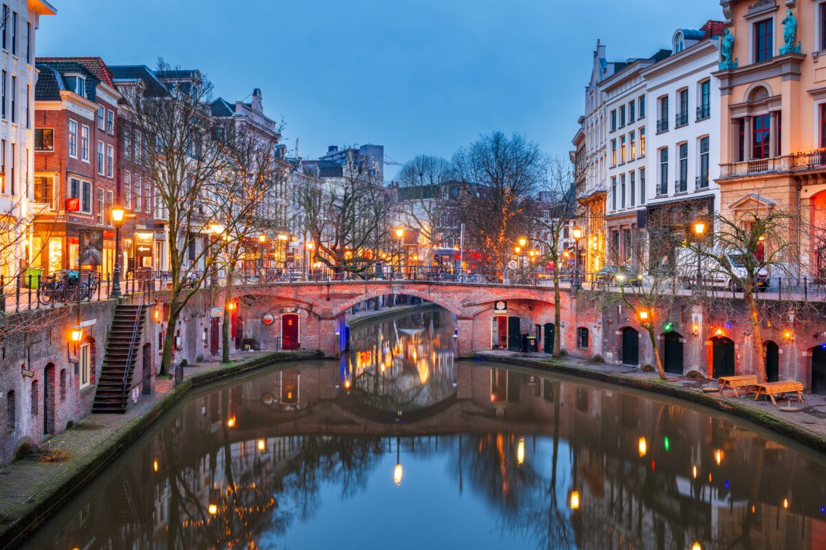 Utrecht bestaat negenhonderd jaar. Dat viert de domstad sinds deze zomer op alle mogelijke manieren. De afsluiter van de festiviteiten ter ere van negenhonderd jaar stadsrechten vindt op 11 november 2022 plaats.