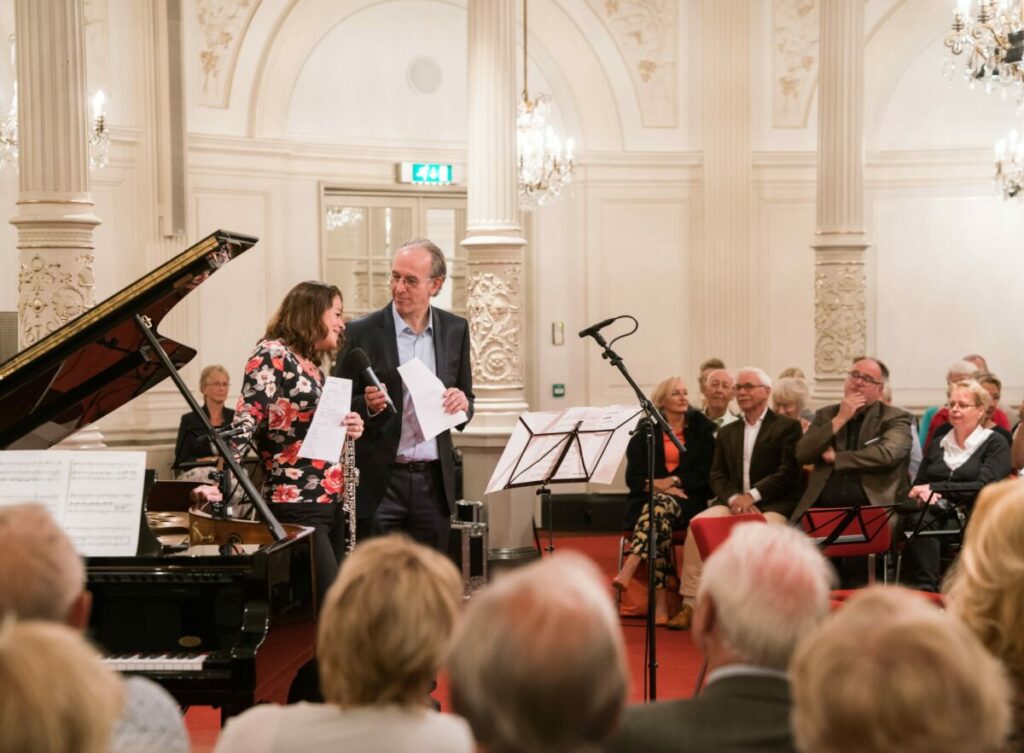 Goedemorgen, hier is de laatste Spiegelzaal - Luister